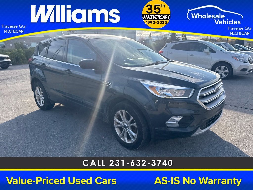 Used 2019  Ford SE image 10