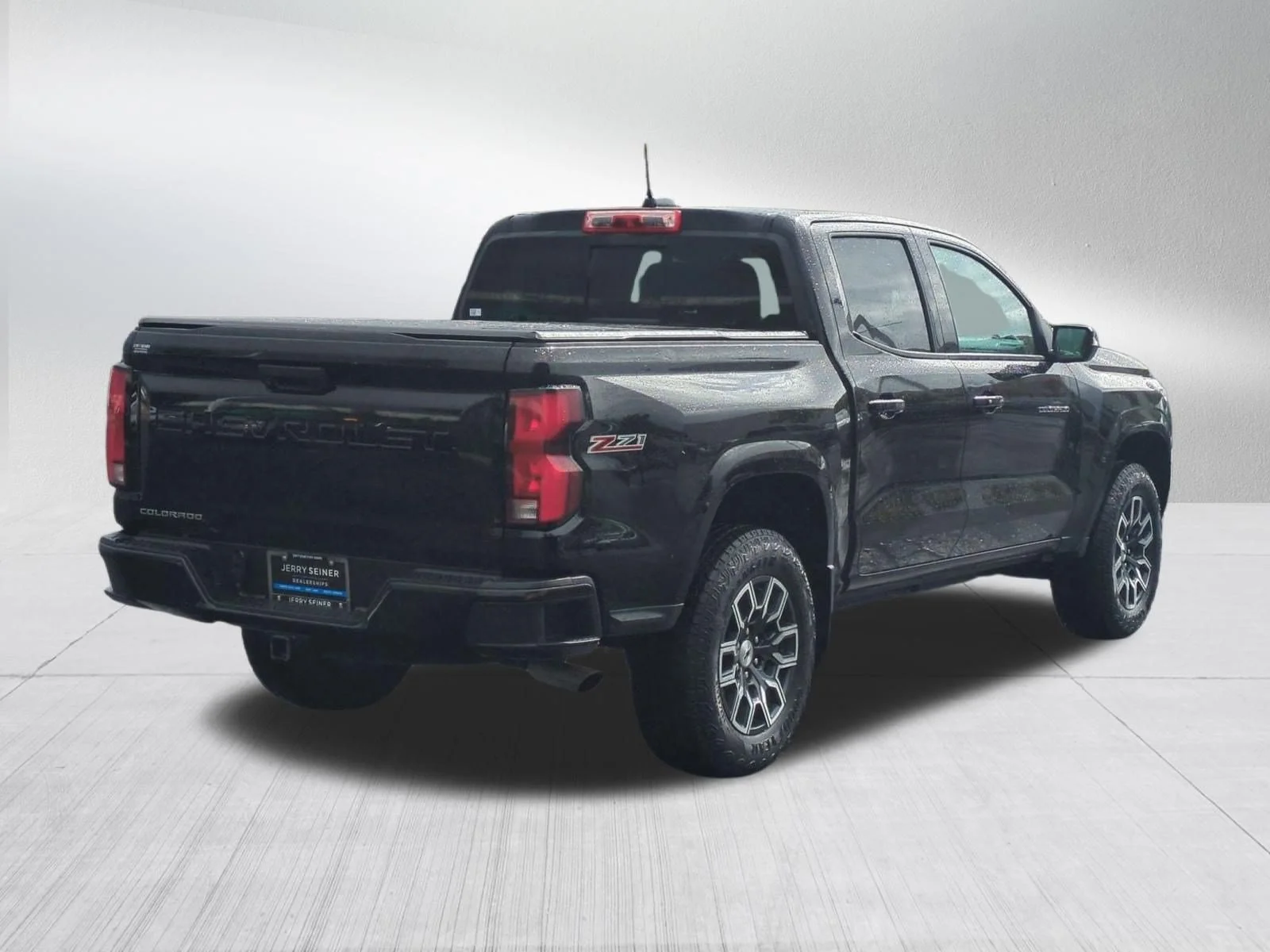 Used 2023 Black Chevrolet 4WD Z71 image 5