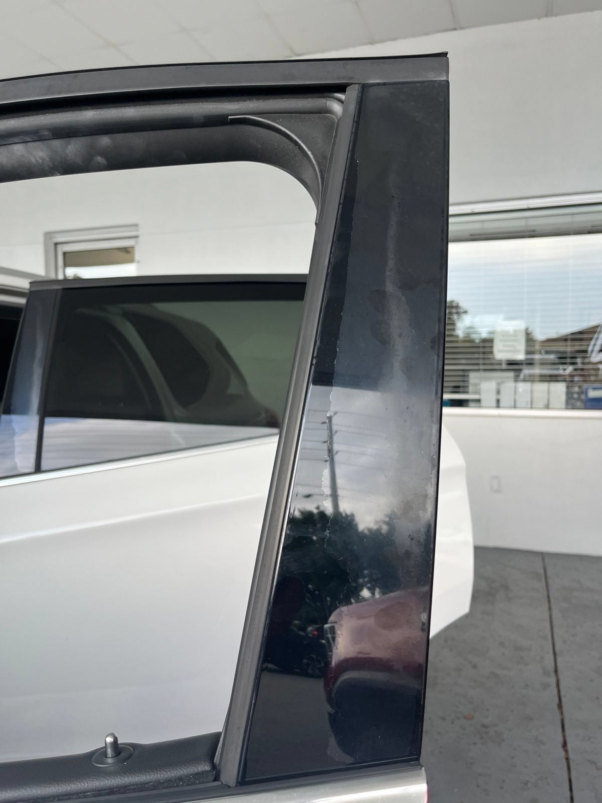 Used 2020 SUMMIT WHITE Buick Essence image 16