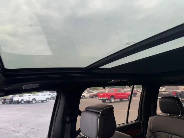 Used 2023 Black Jeep Series III image 35