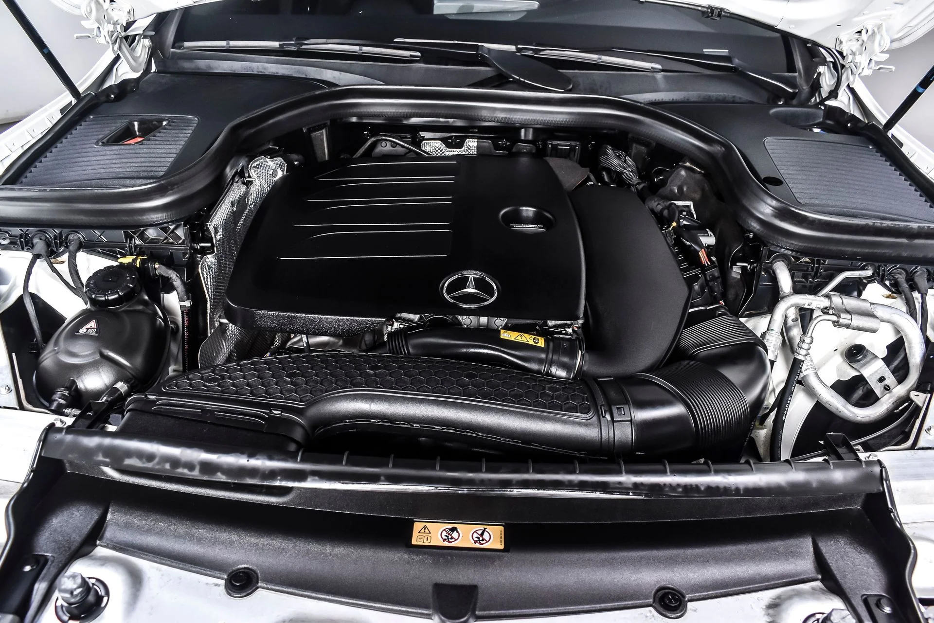 Used 2022 Polar White Mercedes-Benz GLC 300 image 11