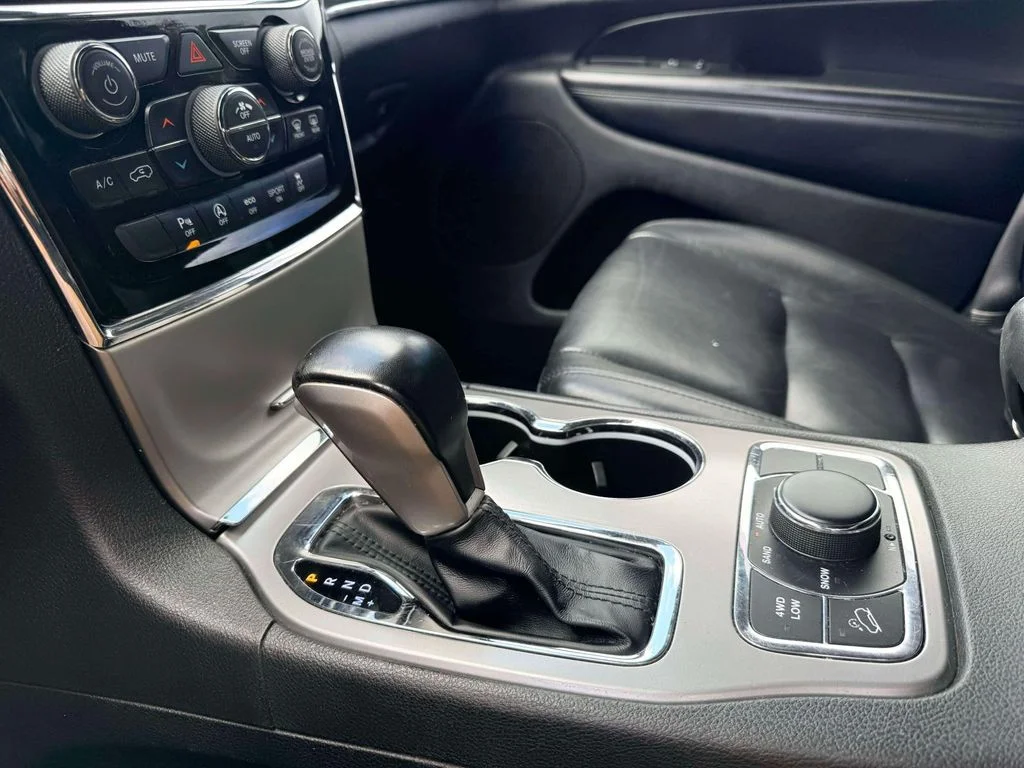 Used 2022 White Jeep Limited image 24
