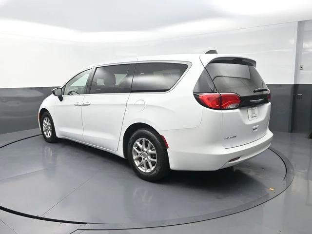 Used 2024 White Chrysler LX image 7