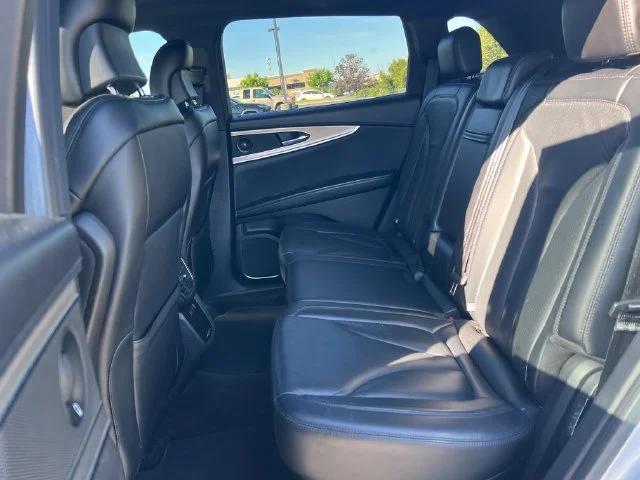 Used 2017 Silver Lincoln Reserve image 21