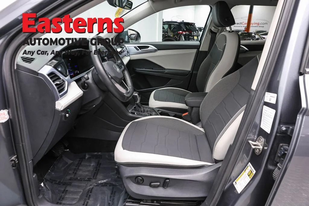 Used 2025 Gray Volkswagen 1.5T SE image 14