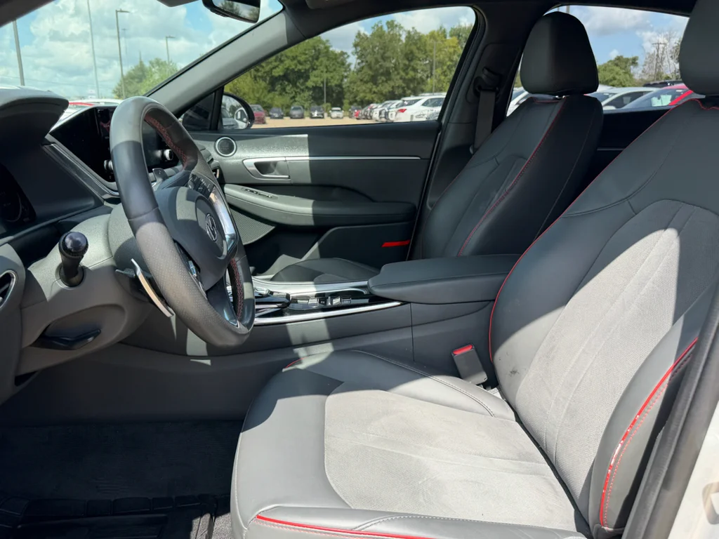 Used 2020 Shimmering Silver Pearl Hyundai SEL Plus image 10
