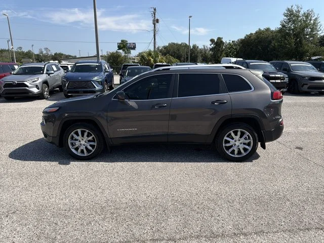 Used 2018 Gray Jeep Limited image 6