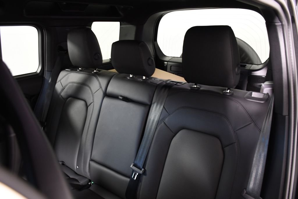 New 2026 Santorini Blk Land Rover S image 28