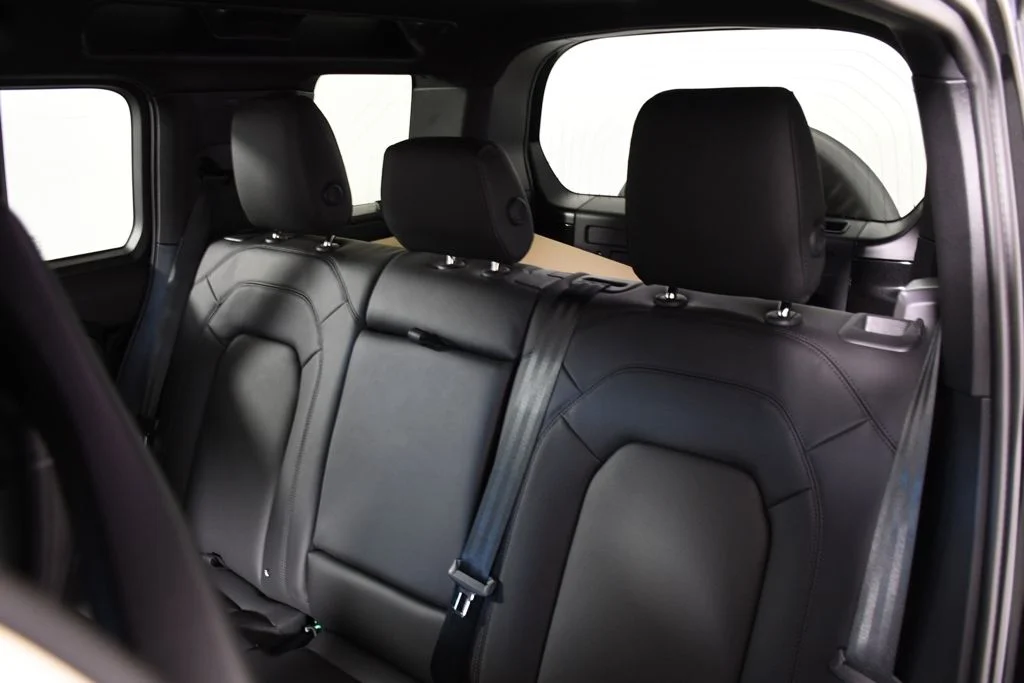 New 2026 Santorini Blk Land Rover S image 28