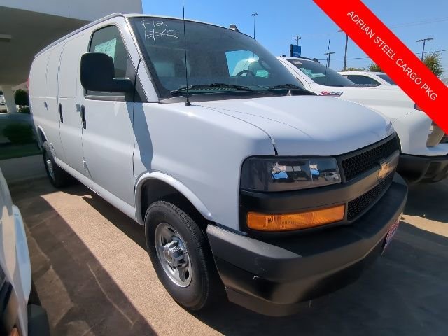 2025 Chevrolet Express 2500 Work Van HD's photo