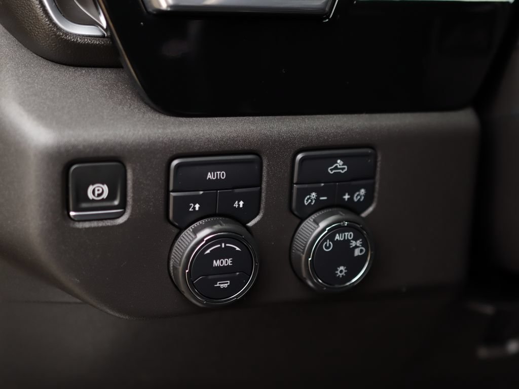 Used 2024 Lakeshore Blue Metallic Chevrolet LT (2FL) image 10