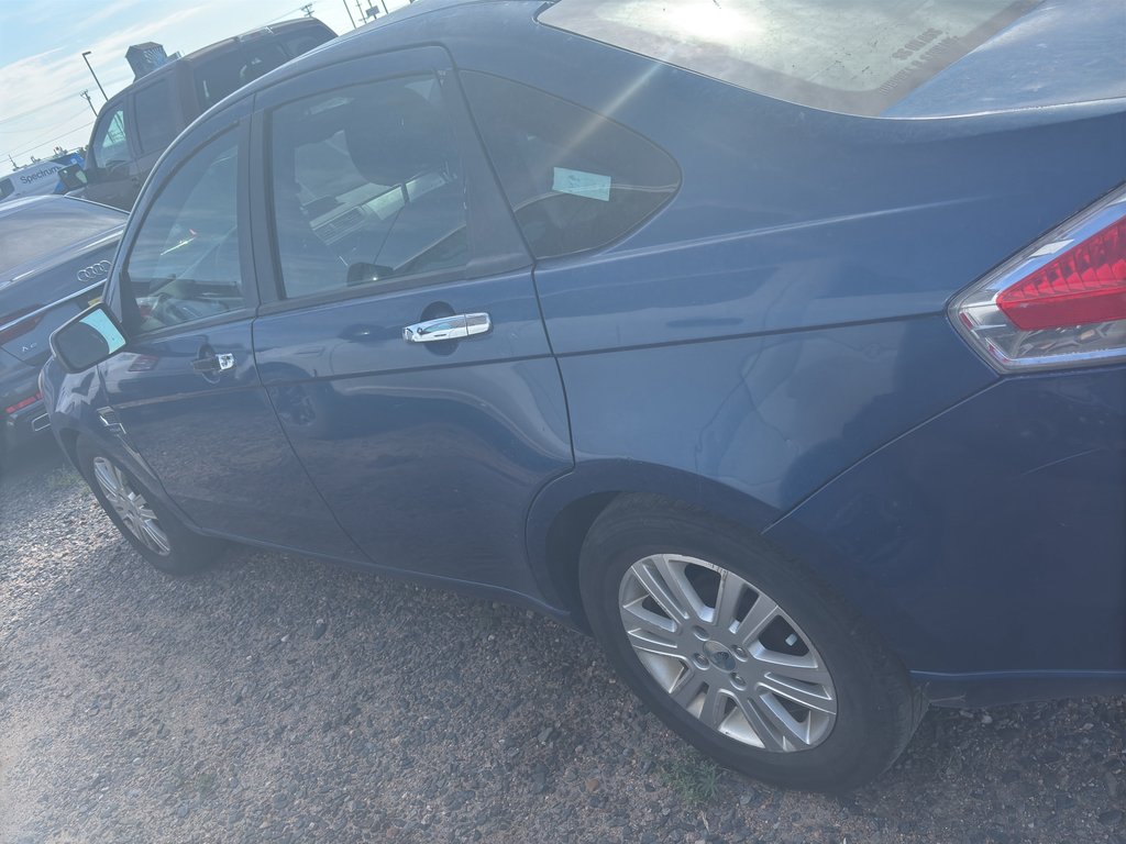 Used 2008 Vista Blue Clearcoat Metallic Ford SE image 8