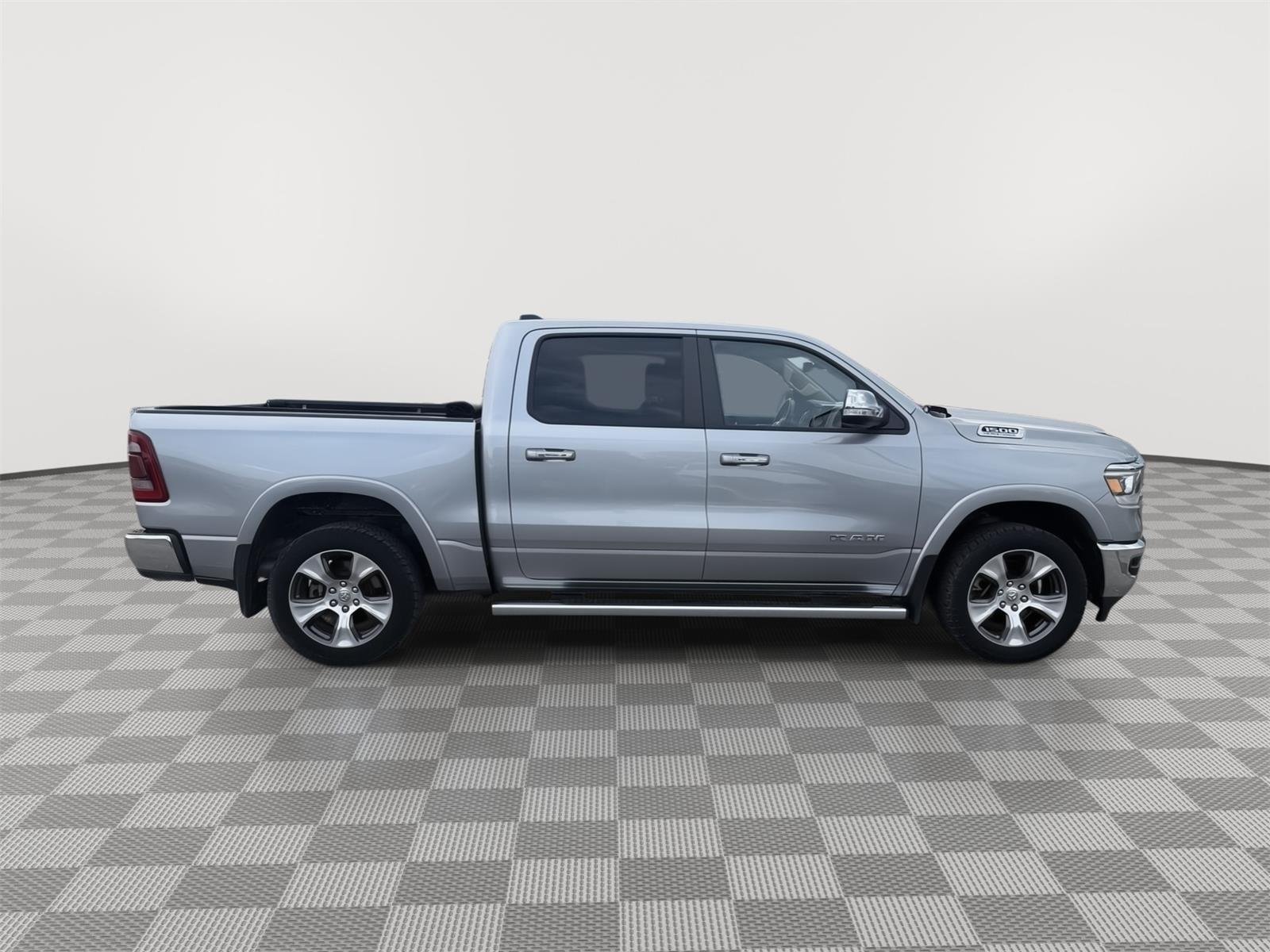 Used 2021 Billet Silver Metallic Clearcoat Ram Laramie image 7