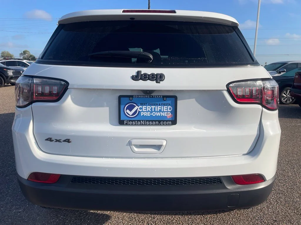 Used 2026 White Jeep Latitude image 4