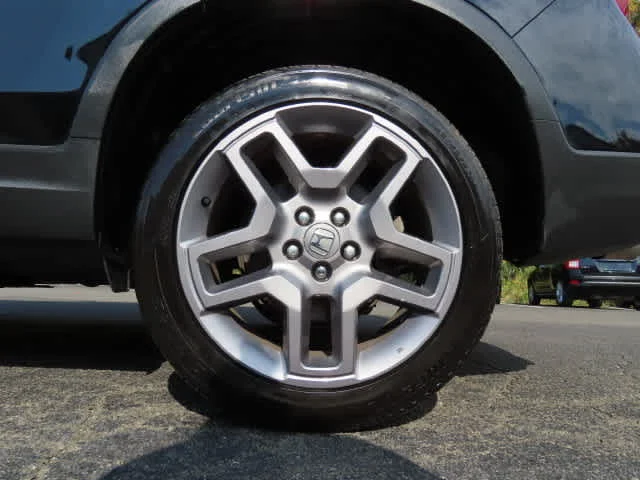 Certified Used 2023 Crystal Black Pearl Honda EX-L image 9