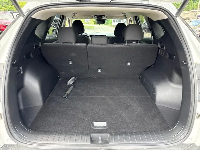 Used 2026 White Hyundai SEL image 19