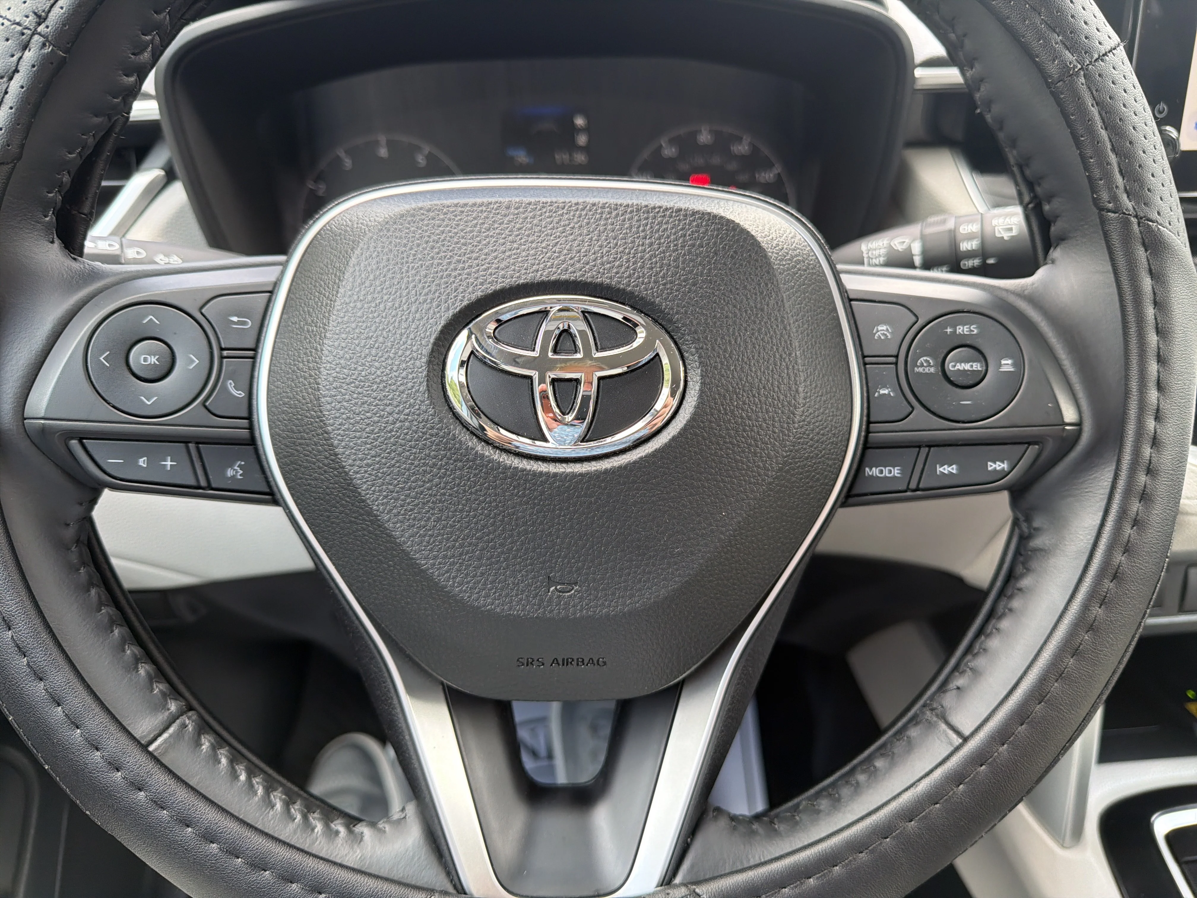 Used 2023 Celestite Toyota LE image 17