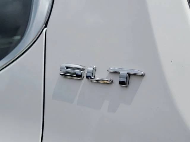 2023 GMC Acadia SLT - Photo 9