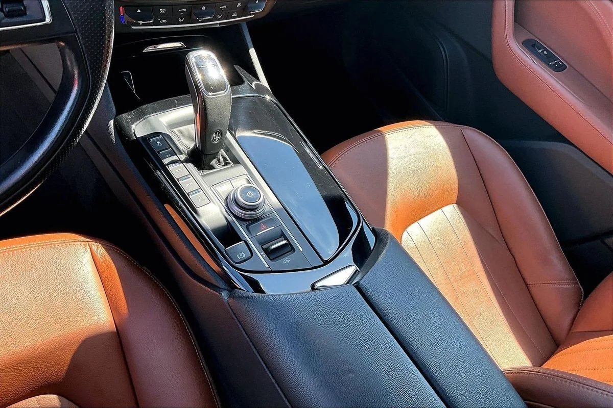 Used 2021  Maserati  image 18