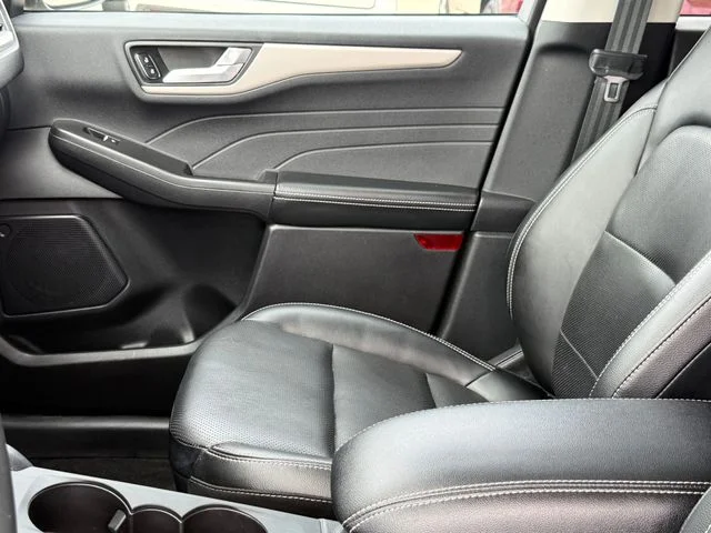Used 2022 Gray Ford SEL image 11