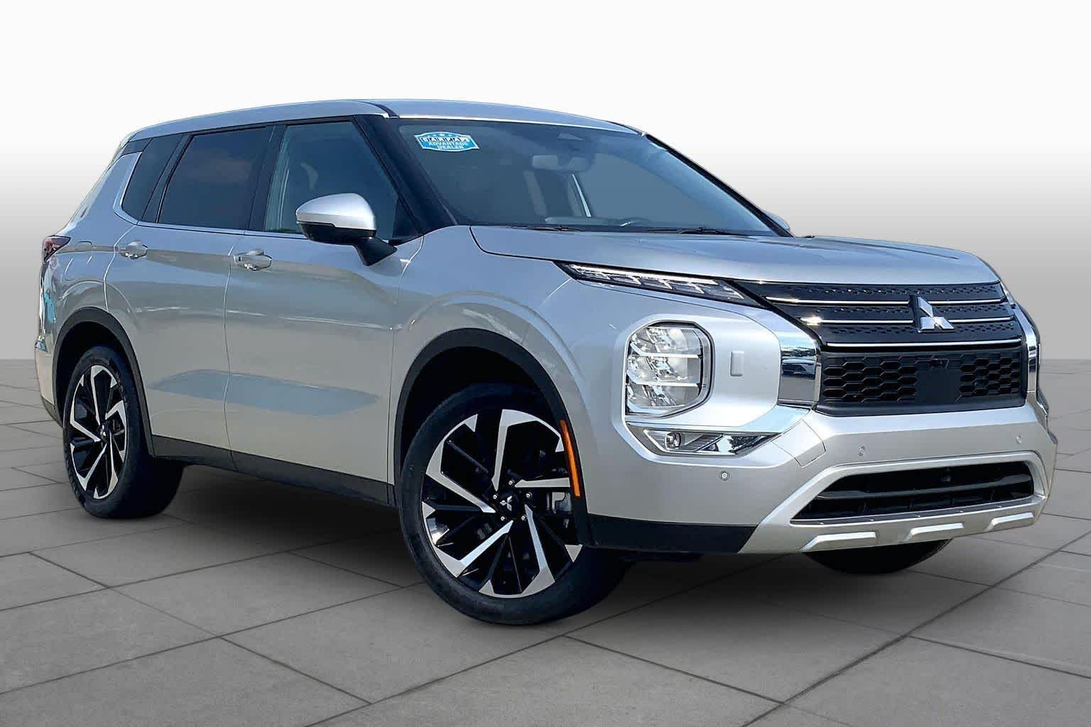 Pre-Owned 2024 Mitsubishi Outlander SE