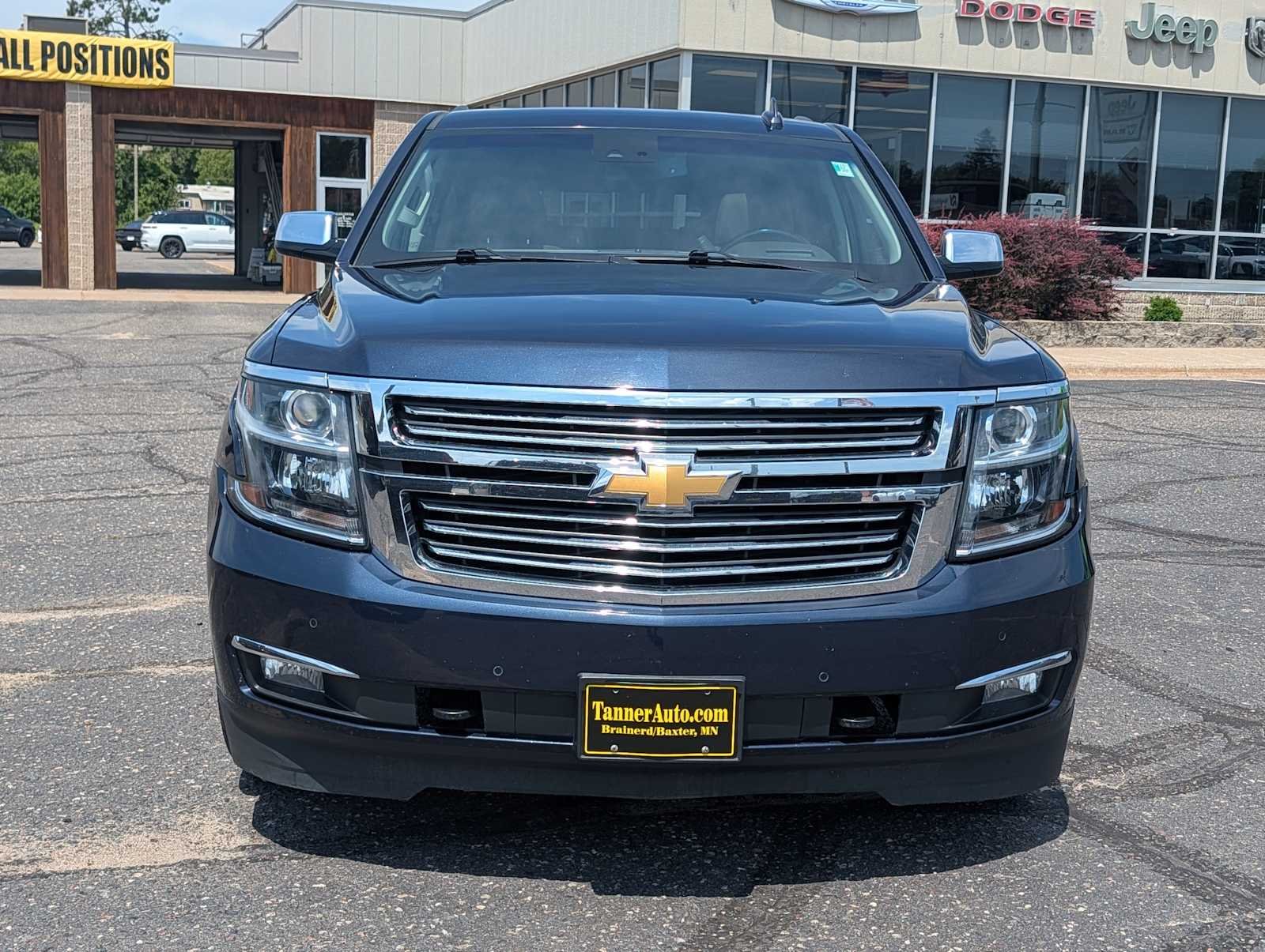 Used 2019 Chevrolet Suburban Premier with VIN 1GNSKJKC5KR305662 for sale in Brainerd, Minnesota