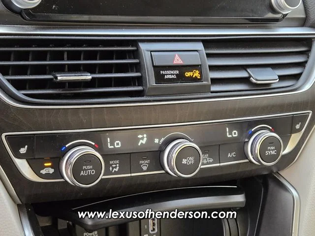 Used 2018 White Honda EX image 28