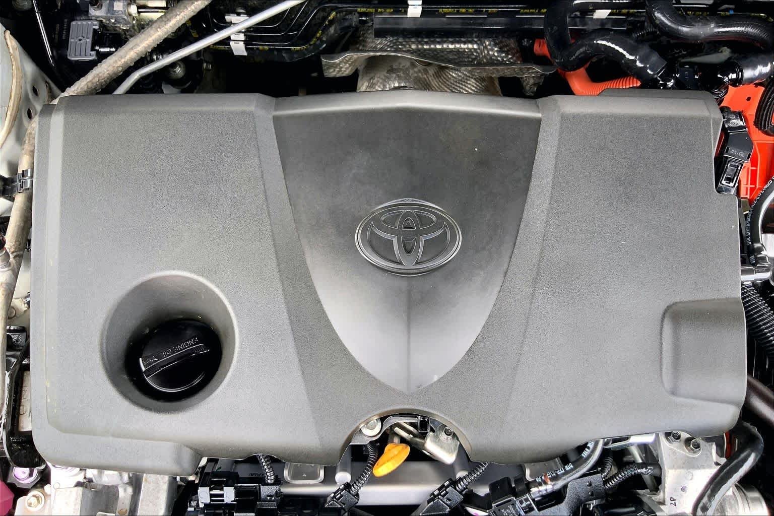 Used 2025 Ice Cap Toyota SE image 32