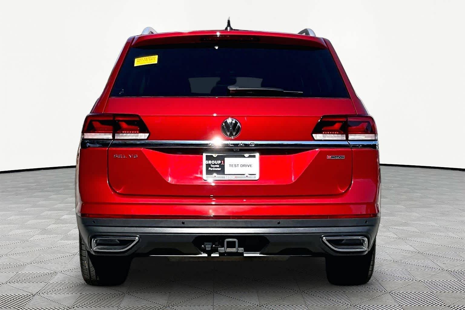 Used 2022 Aurora Red Metallic Volkswagen 3.6L V6 SEL image 5