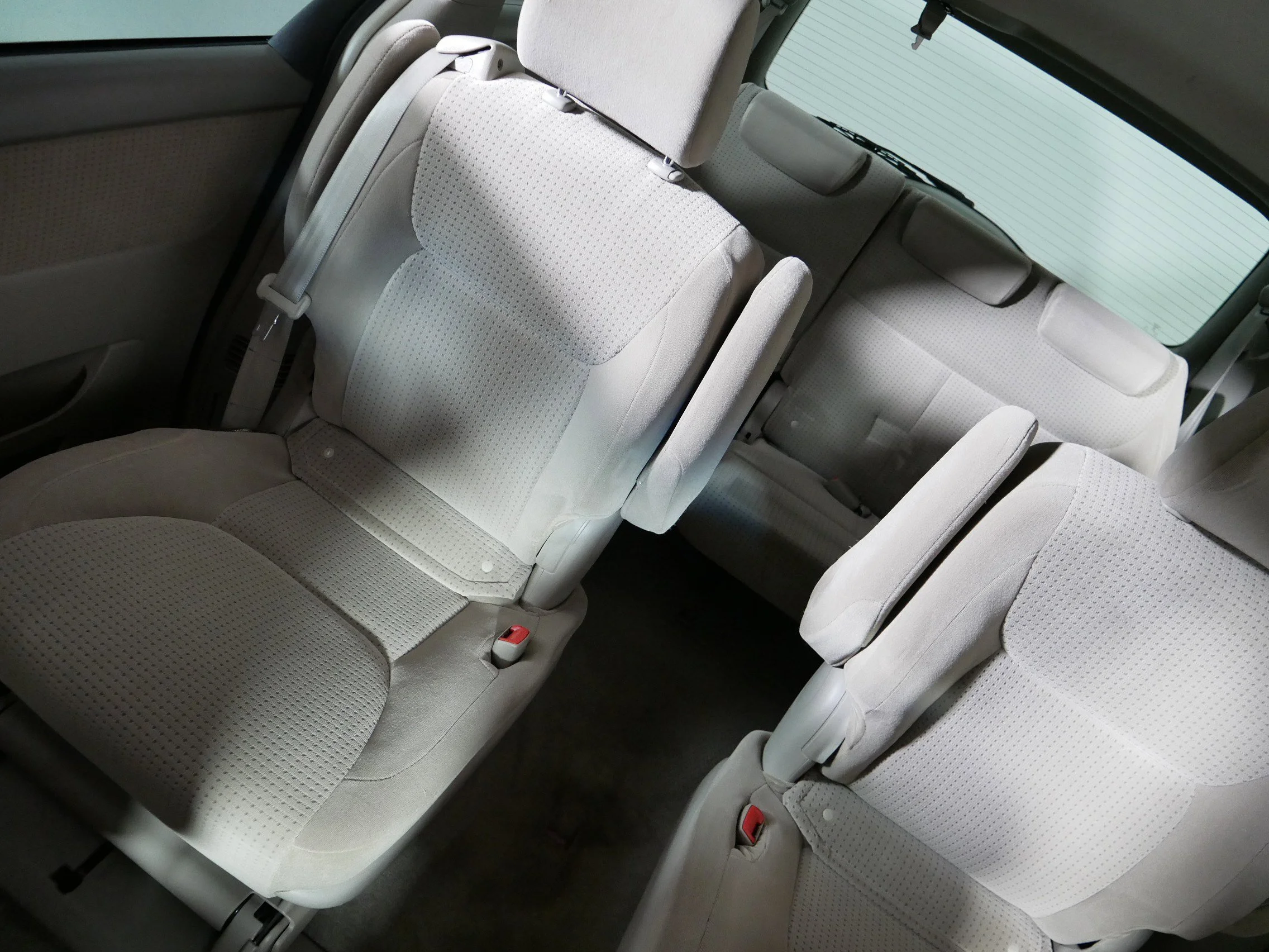 Used 2006 Salsa Red Pearl Toyota LE image 12