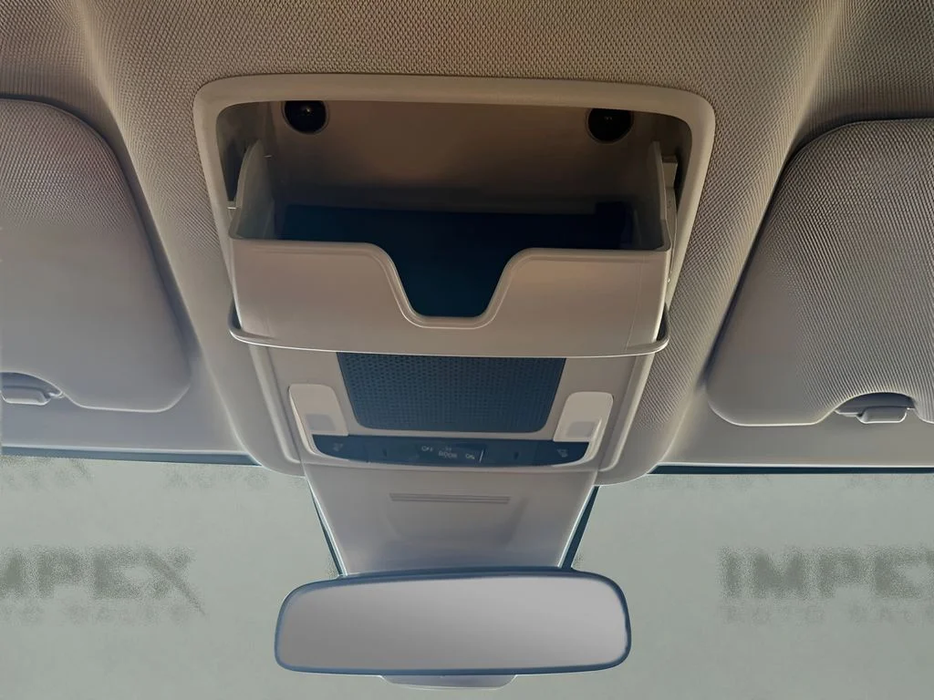 Used 2025 Silver Honda LX image 25