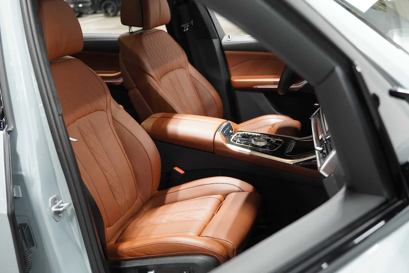 Used 2026 Brooklyn Grey Metallic BMW M60i image 12