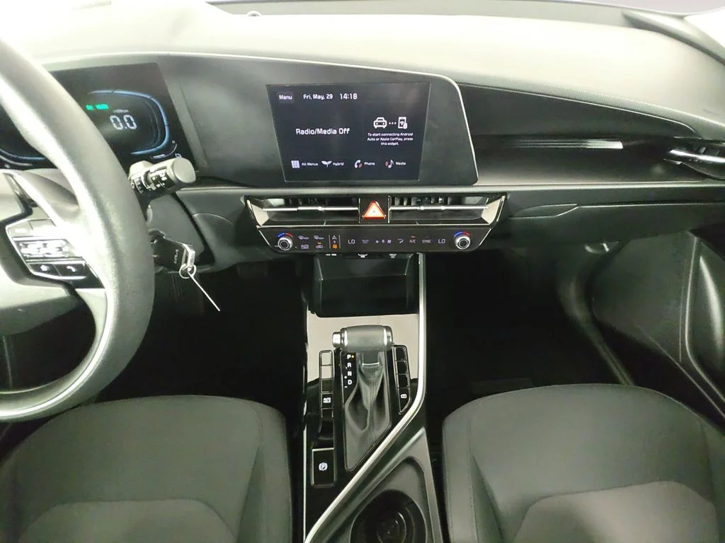 Used 2023 Black Kia LX image 11