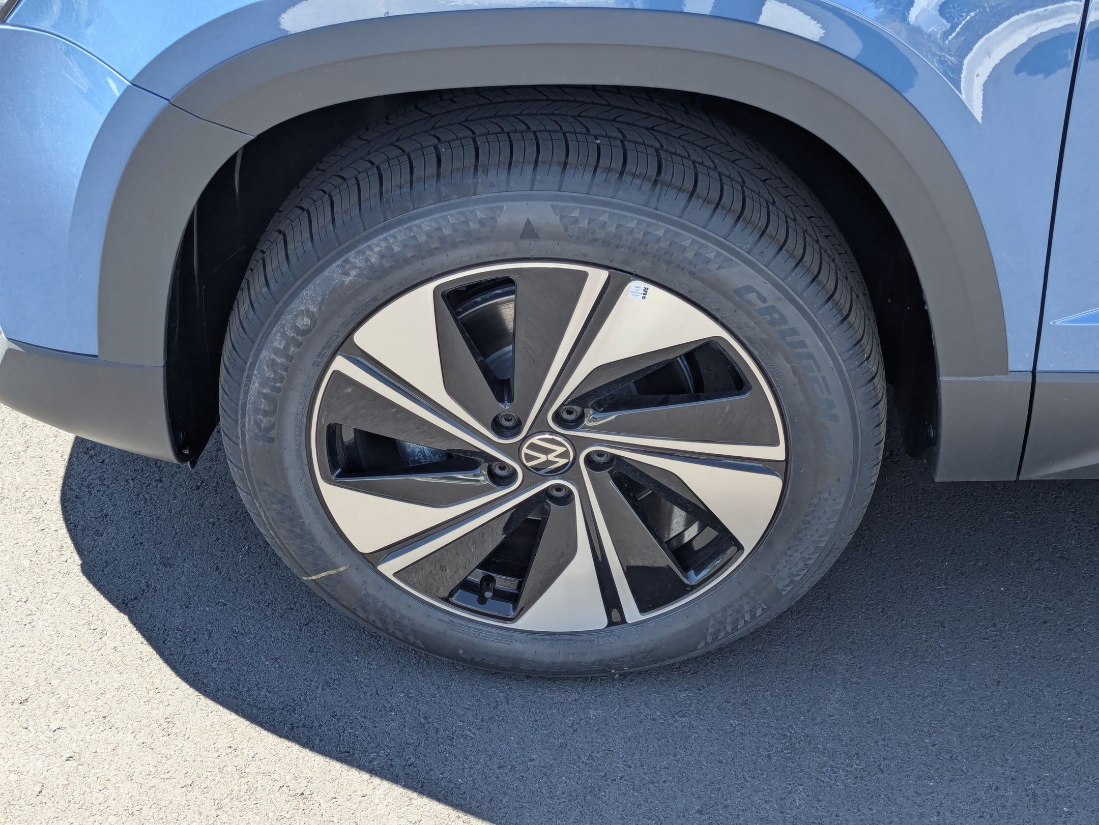 New 2026 Monterey Blue Pearl Volkswagen SE image 15