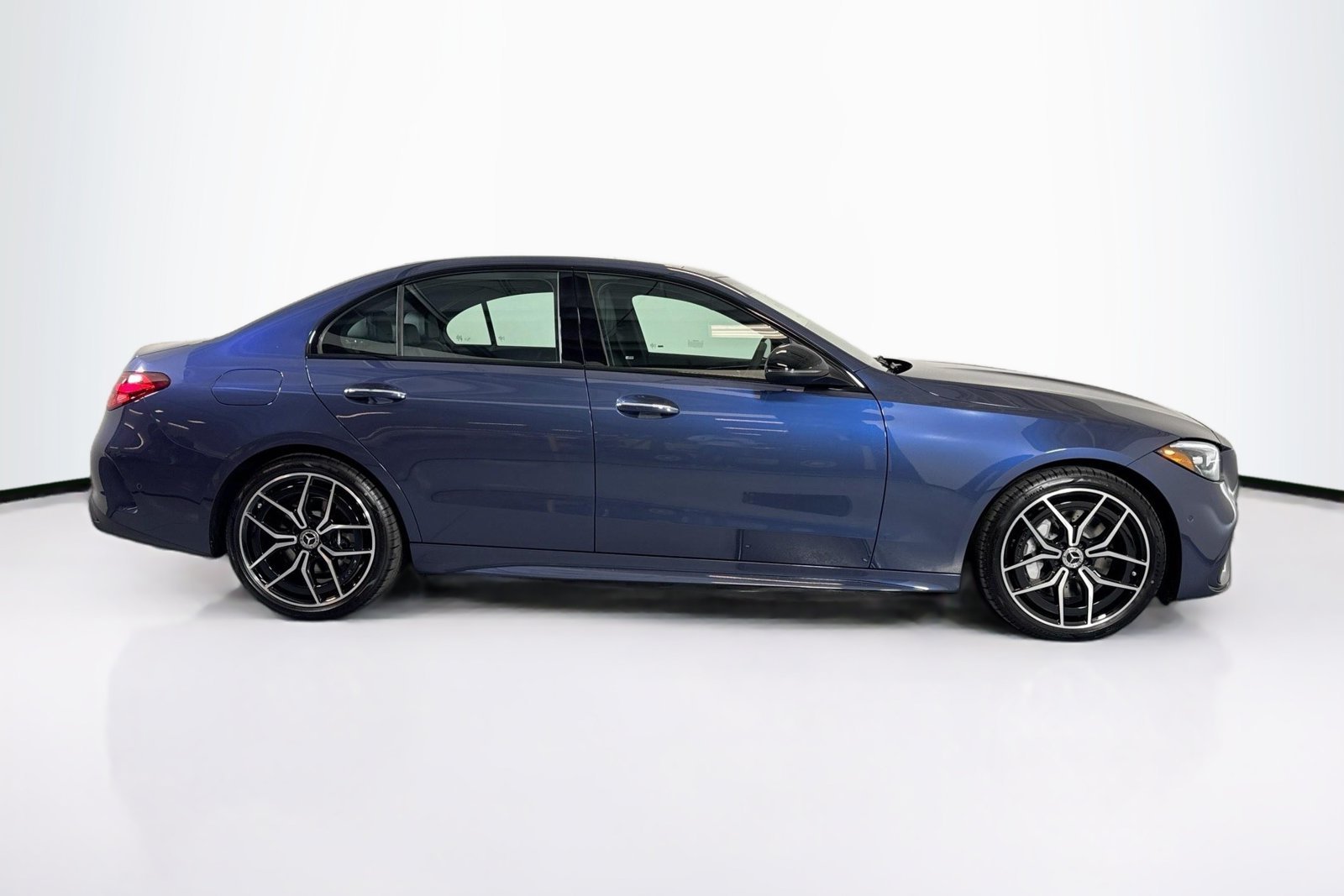 New 2026 Twilight Blue Metallic Mercedes-Benz C 300 image 4