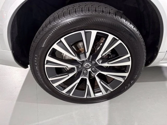 Used 2020 Silver Volvo T6 Momentum image 14