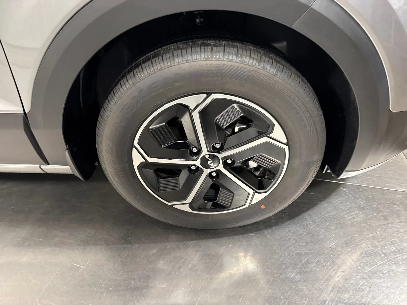 New 2026 Steel Gray Kia EX image 14