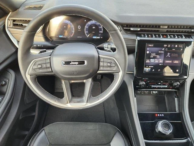 Used 2025 Baltic Gray MET Jeep Laredo 4x2 image 26