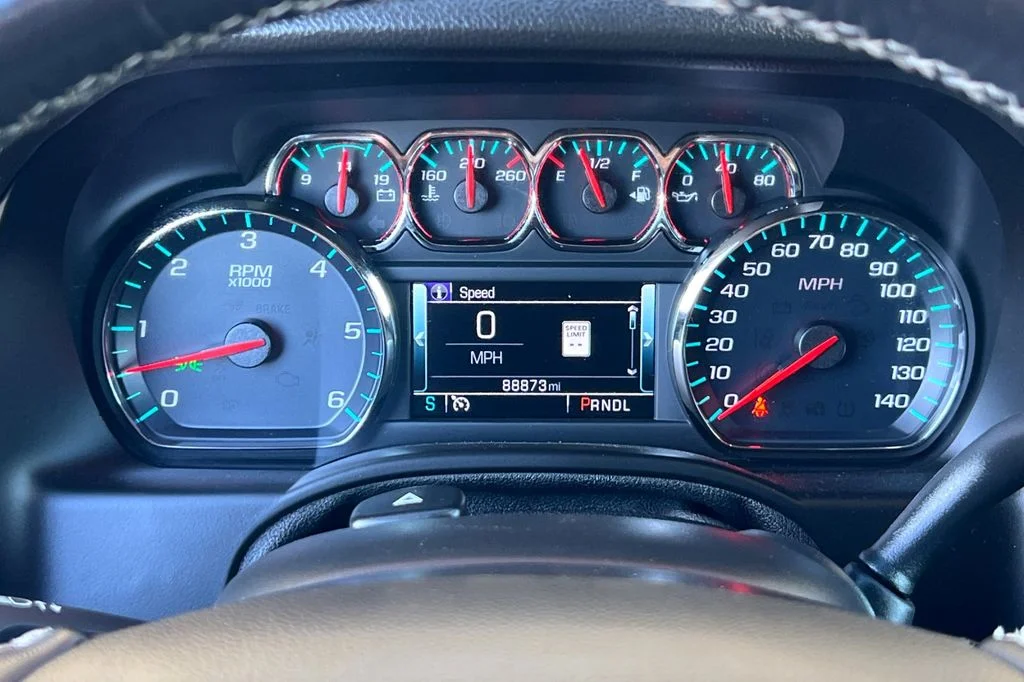 Used 2019 Black GMC SLT image 29