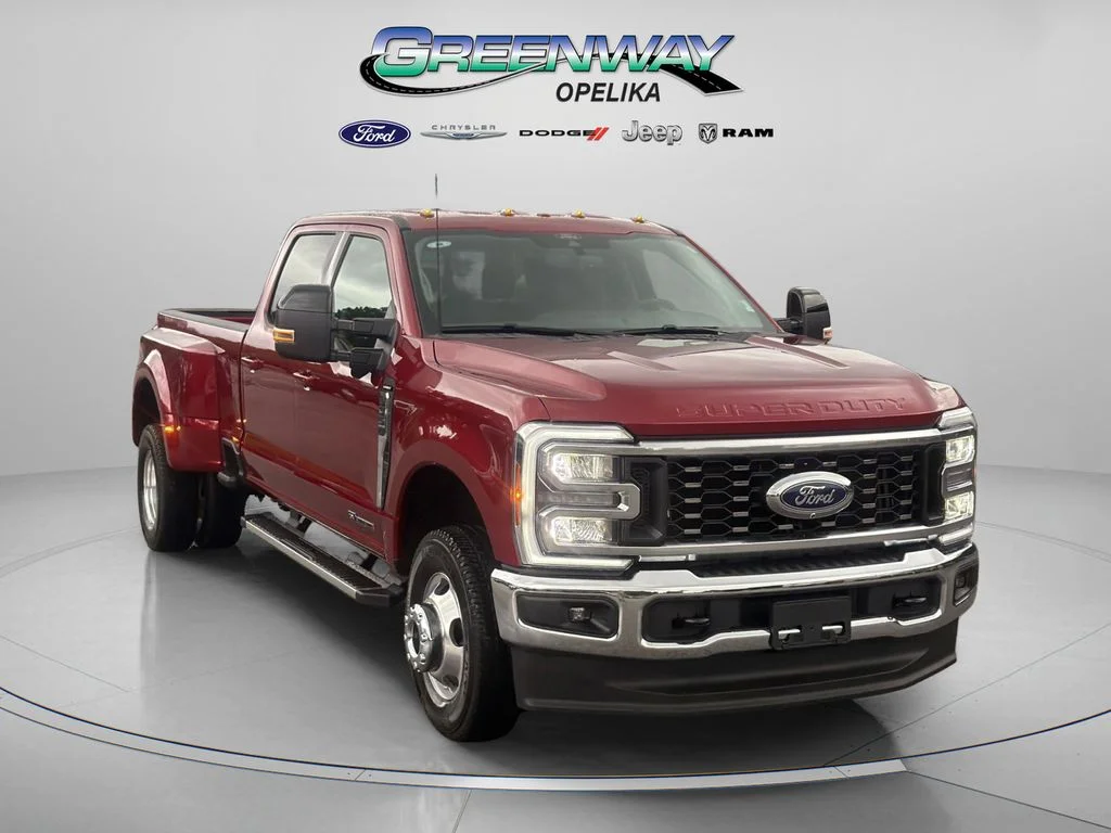 New 2026 Ruby Red Metallic Tinted Clearcoat Ford F-350® Lariat® image 31