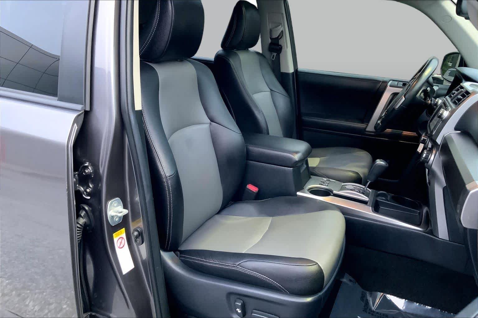 Used 2018 Magnetic Gray Metallic Toyota SR5 Premium image 8