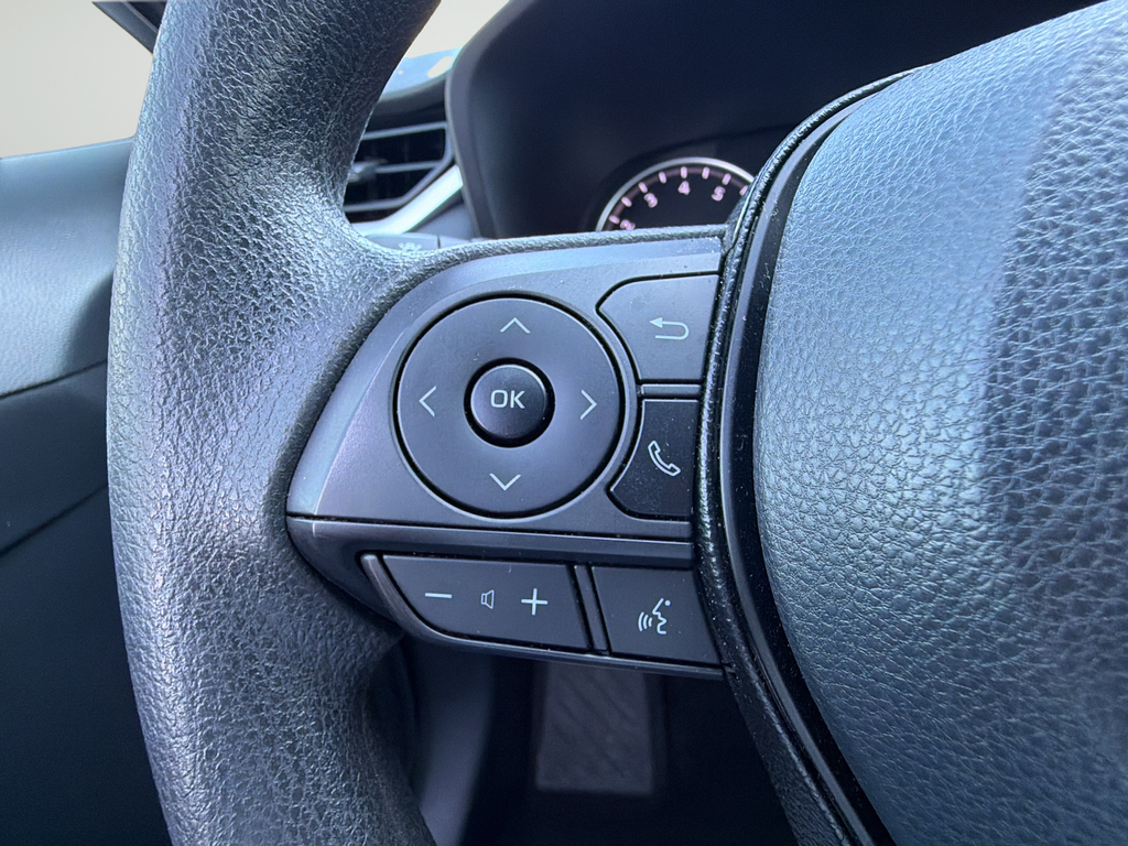 Used 2020 Silver Toyota XLE image 18