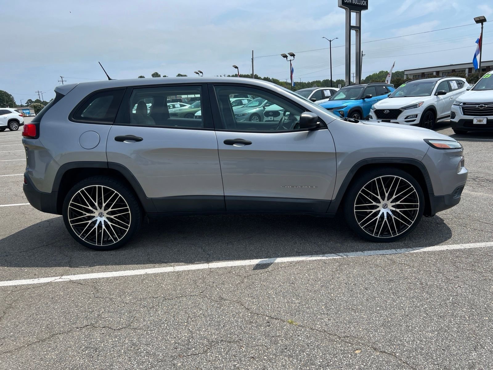 Used 2016  Jeep Sport image 6