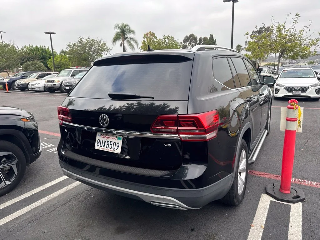 Used 2018 Black Volkswagen 3.6L V6 SE image 3