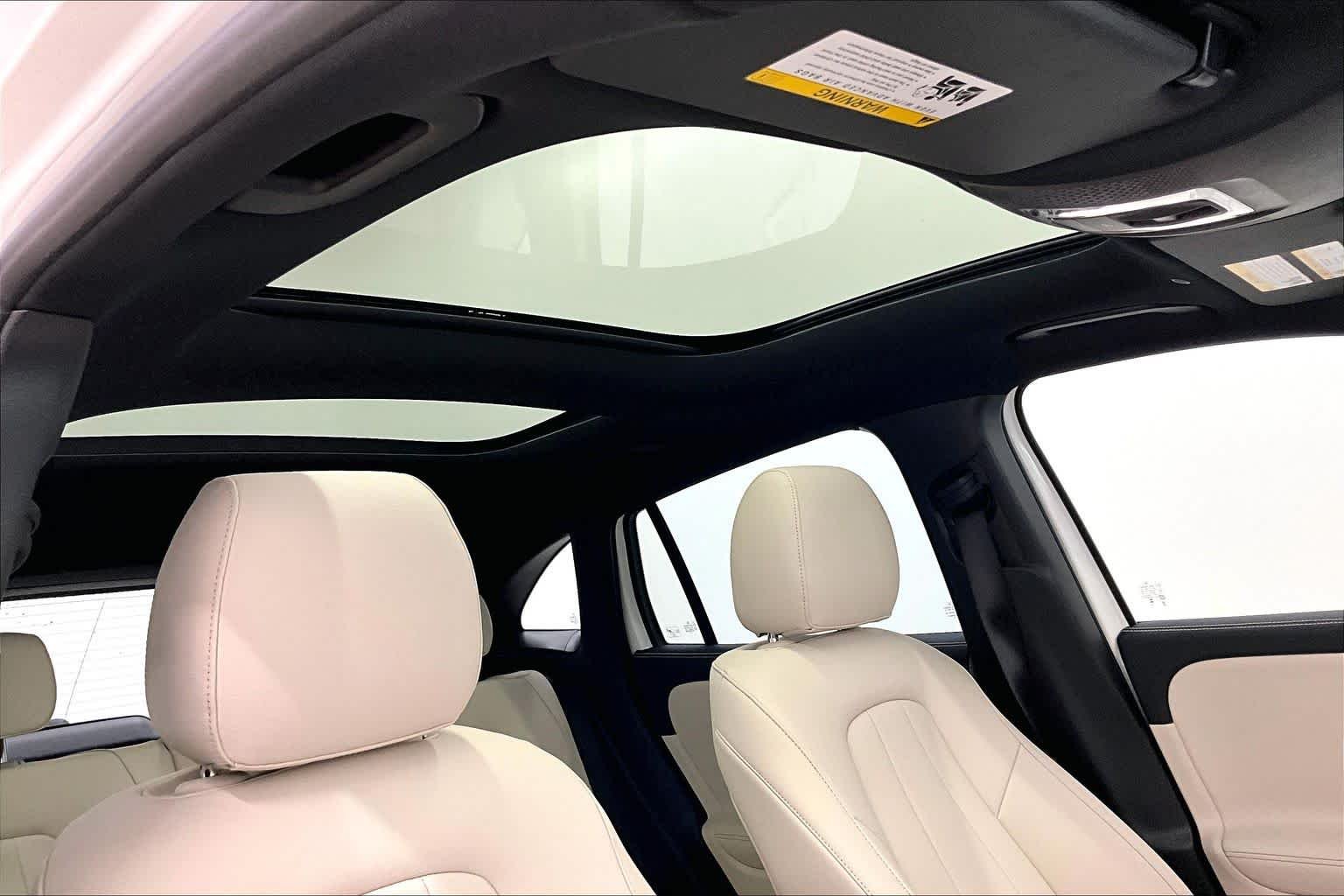 New 2026 Polar White Mercedes-Benz GLA 250 image 22