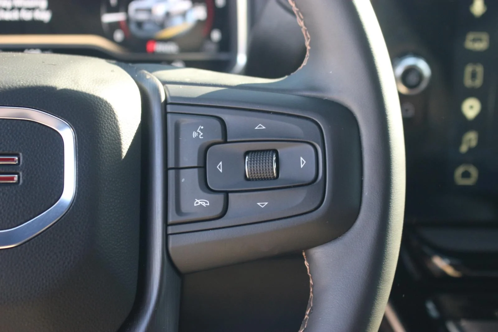 Used 2025 Onyx Black GMC AT4 image 21
