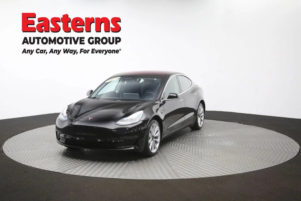 Used 2018 Black Tesla Mid Range image 49