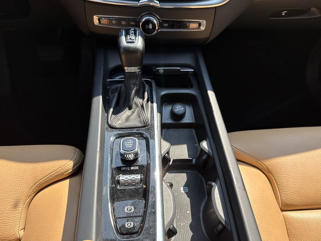Used 2019 Gray Volvo T6 Momentum image 14