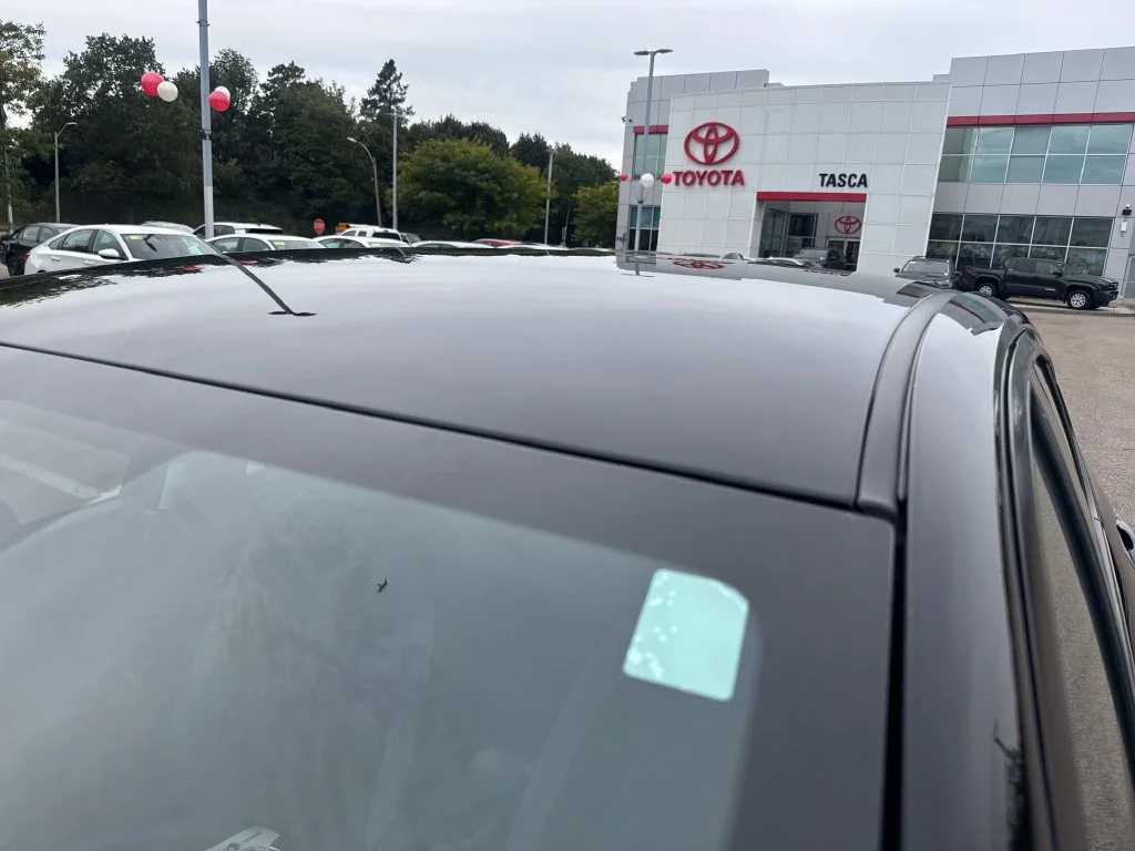 Used 2025 Black Nissan 1.6 SV image 41