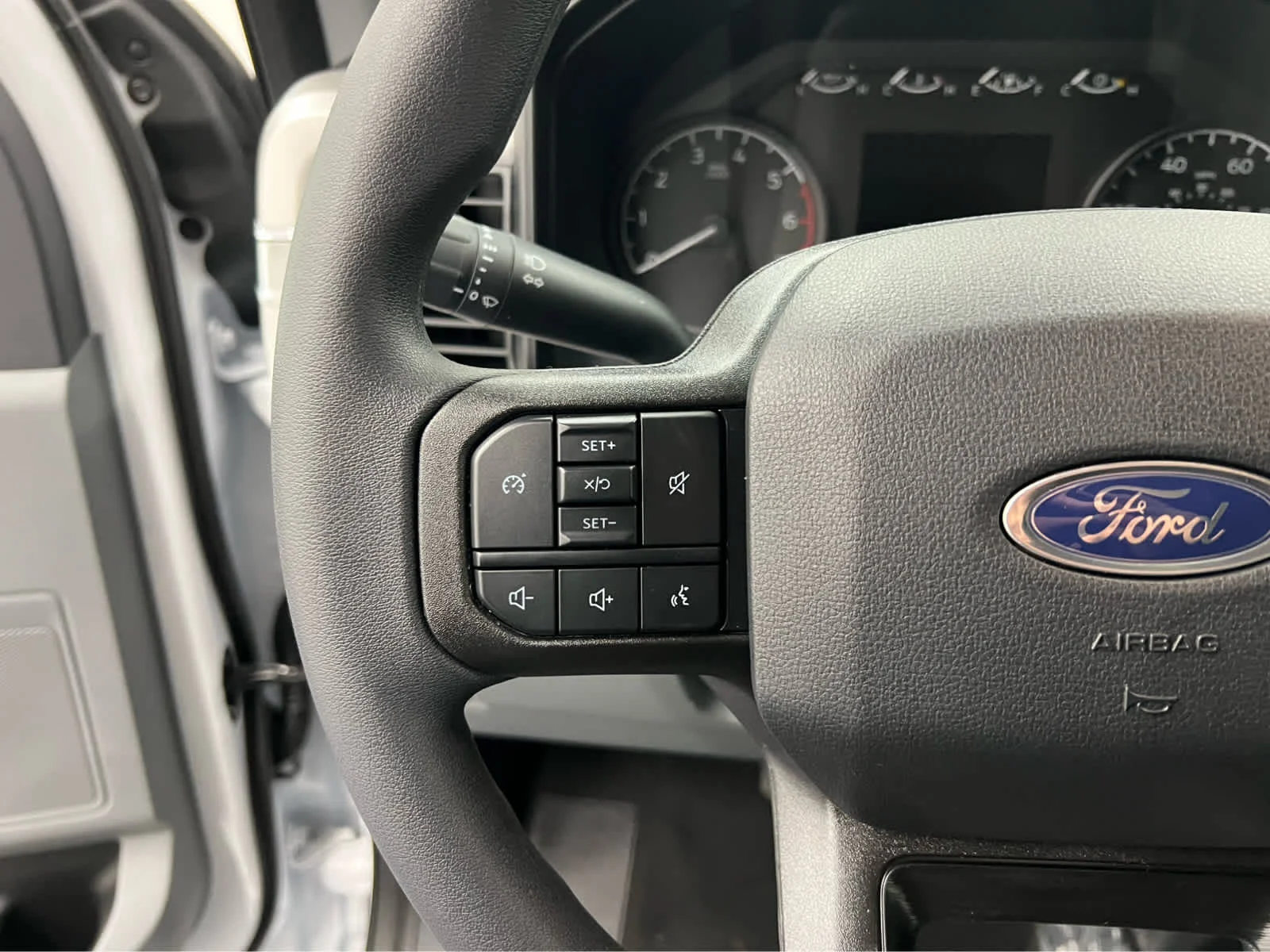 New 2026 Oxford White Ford XL image 15